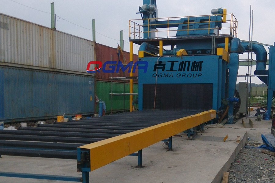 道路護(hù)欄通過(guò)式拋丸清理機(jī)的工作原理